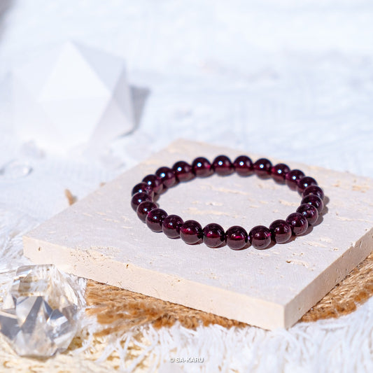Purple tooth black garnet bracelet (reddish)